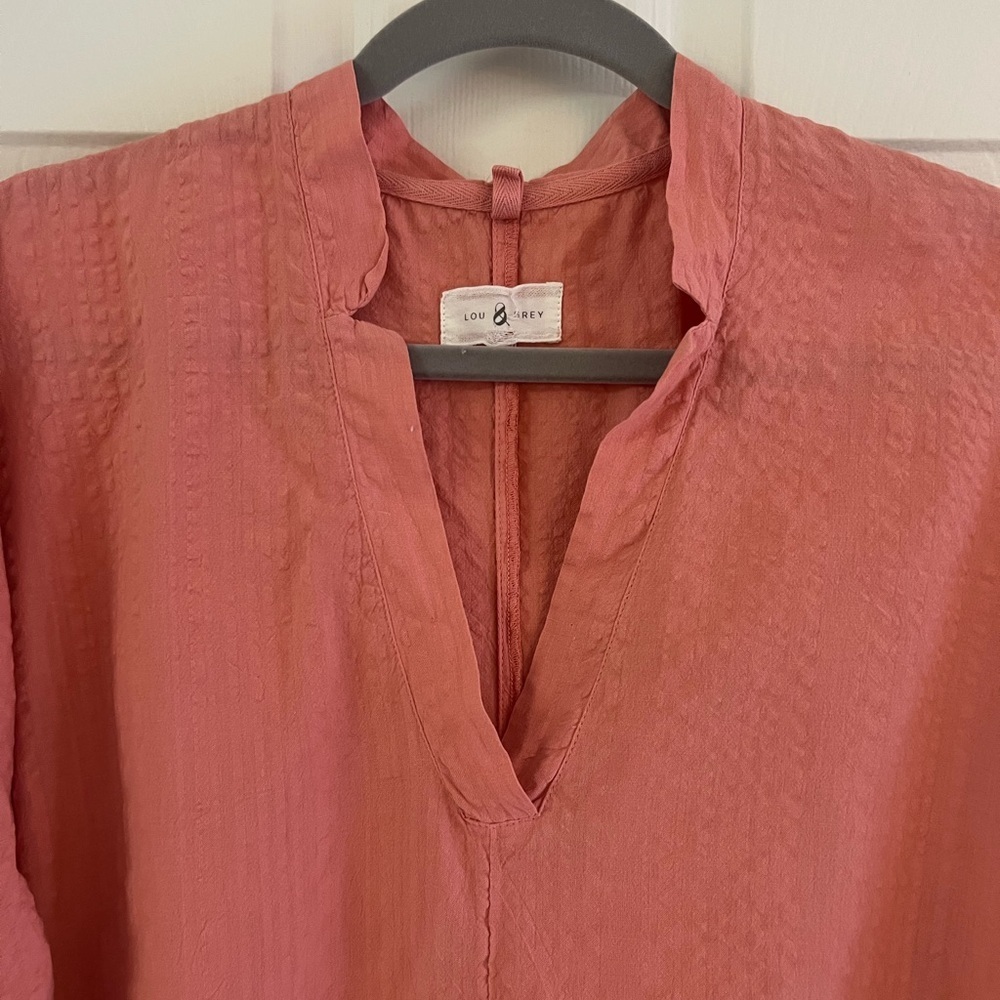 Lou & Grey salmon colored v neck cotton blouse. EUC. Size small. - Picture 2 of 9